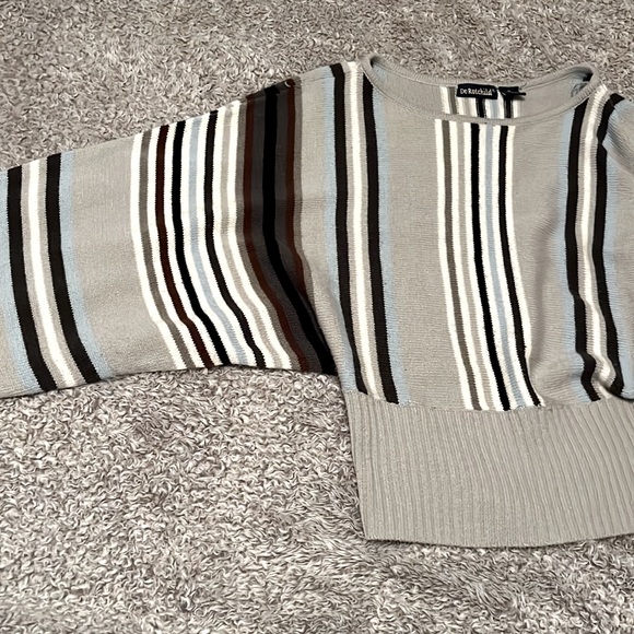 Vintage Sweater - Picture 2 of 3